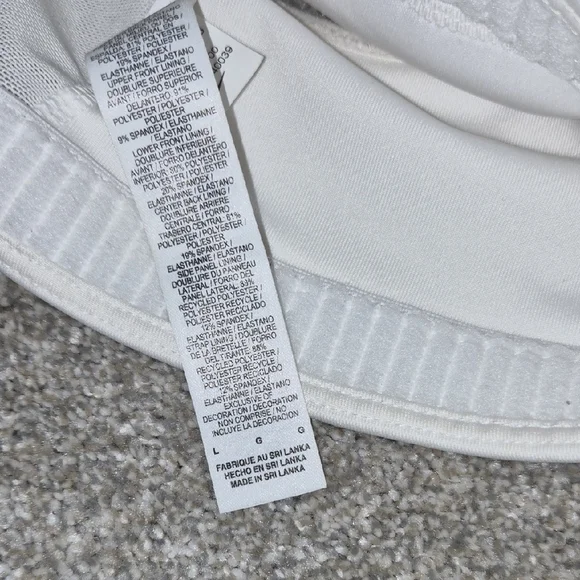 Nike Women's White and Black Sports Bra - Picture 4 of 6